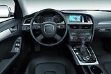 Интерьер салона Audi A4