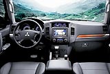 Интерьер салона Mitsubishi Pajero