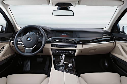 Интерьер салона BMW 5-series