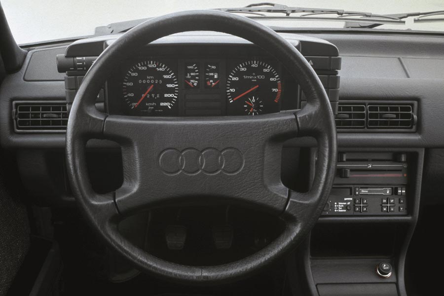   Audi 90.  Audi 90