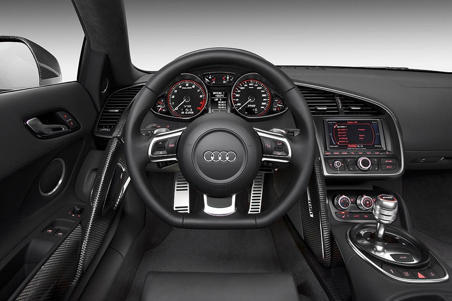   Audi R8 V10.  Audi R8 V10