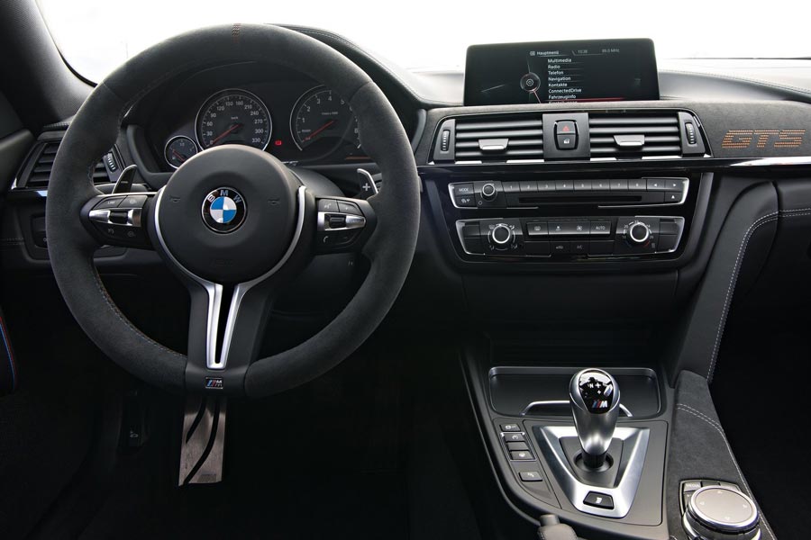   BMW M4 GTS.  BMW M4 GTS