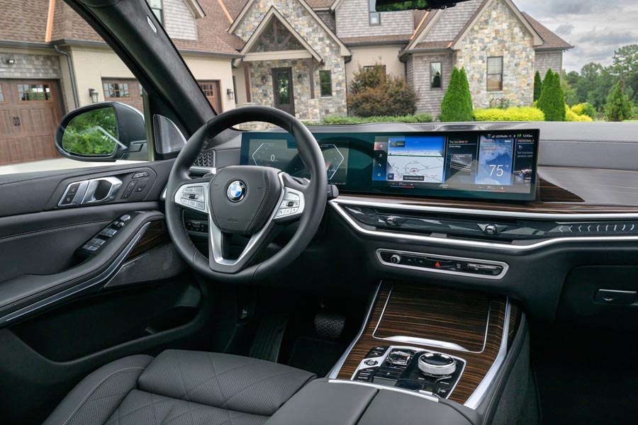   BMW X7.  BMW X7