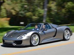 Серийный Porsche 918 Spyder. Фото Porsche