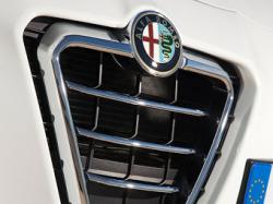 Топовые Alfa Romeo претендуют на моторы Ferrari