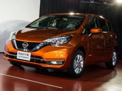 Nissan Note 2017.  Nissan