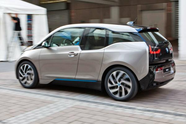 BMW объявила российские цены на i3 - 3