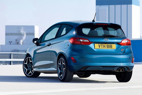 Новый Ford Fiesta ST примерил "трешку" - 1