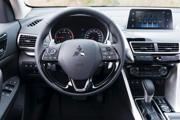 Mitsubishi Eclipse стал кроссовером - 2