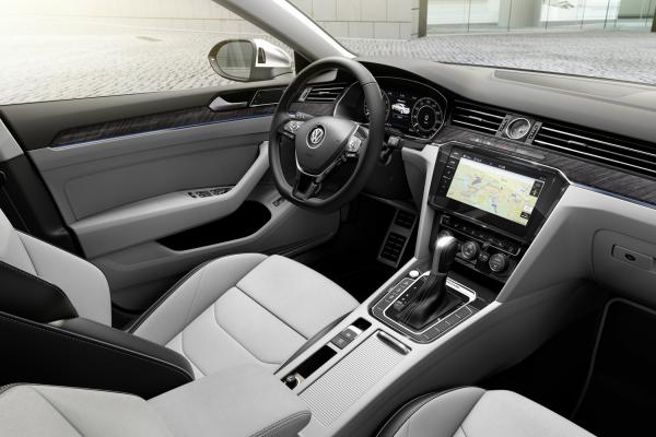 VW показал преемника Passat CC - 4