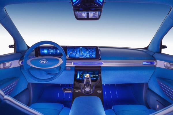 Hyundai представила кроссовер с самокатом - 2