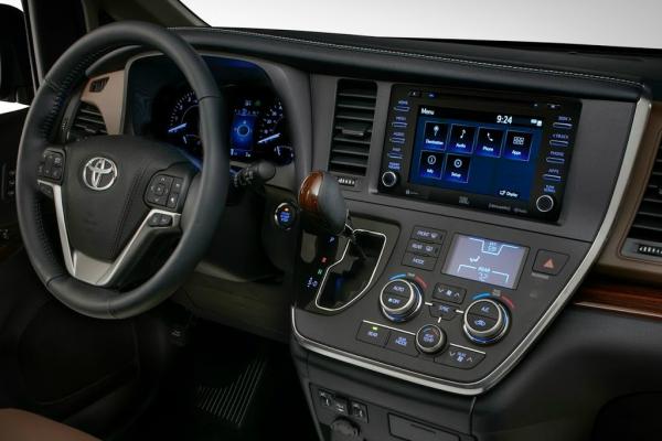 Toyota рассекретила обновленный Sienna - 2