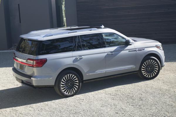 Lincoln представил алюминиевый Navigator - 1