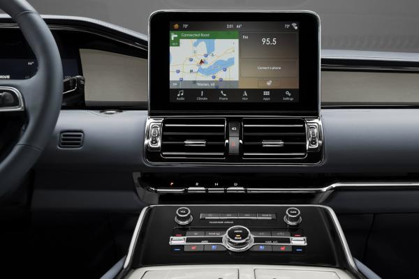 Lincoln представил алюминиевый Navigator - 3