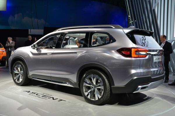 Семиместный Subaru показали в Нью-Йорке - 1