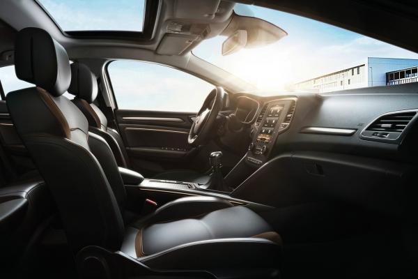 Renault показала Megane Akaju - 1