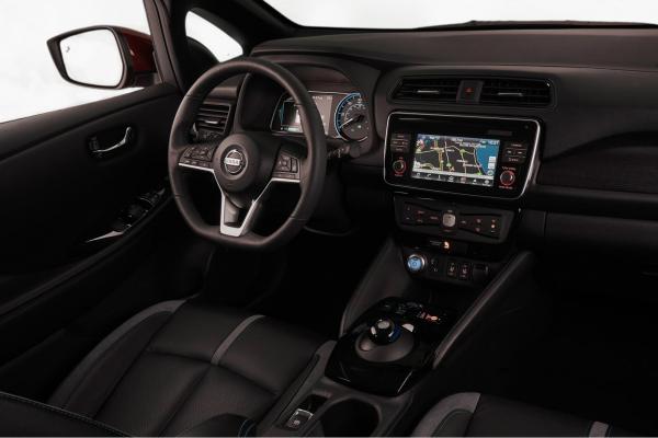 Nissan "снял покрывало" с нового Leaf - 2