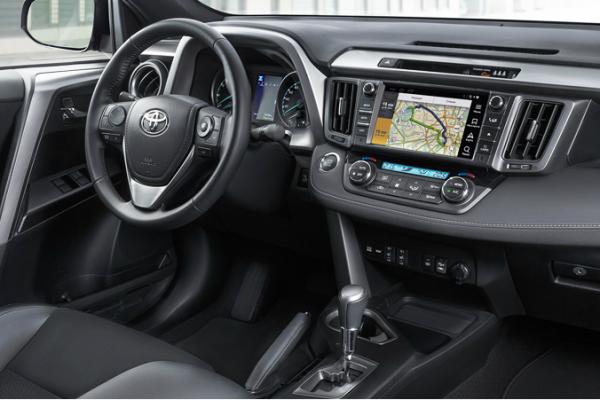Toyota RAV4: дизель вернулся в Россию - 1