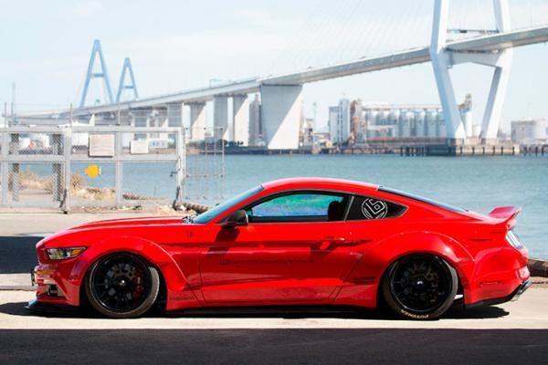 Ford Mustang "вооружили" пневматикой - 1