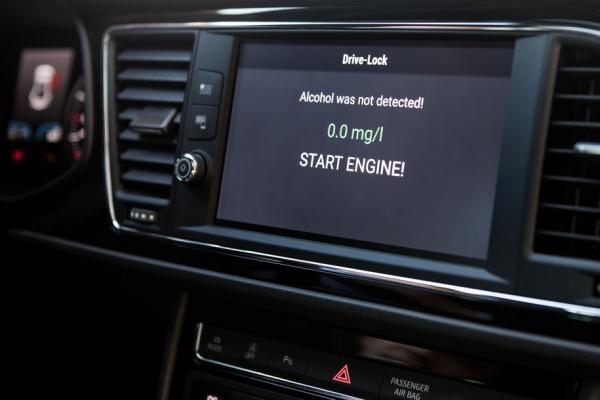 Seat попросит "дыхнуть в трубочку" - 1