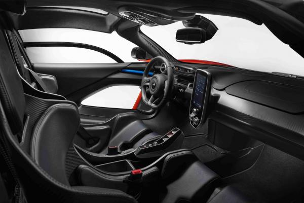 McLaren выпустил суперкар имени Сенны - 1