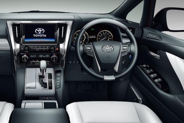 Toyota обновила минивен Alphard - 1