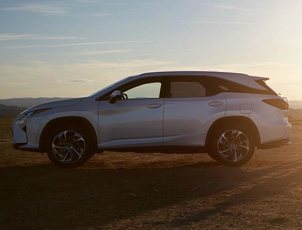 Lexus RX L. Фото Lexus