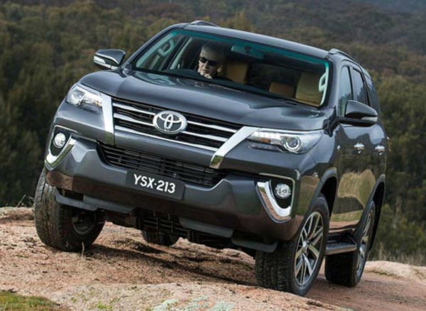 Toyota Fortuner. Фото Toyota