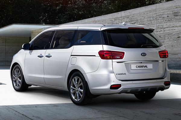 Kia нанесла ретушь на Carnival - 2