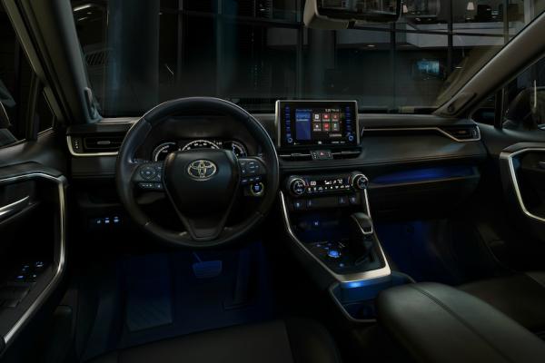 Новый Toyota RAV4: смена имиджа и шасси - 1