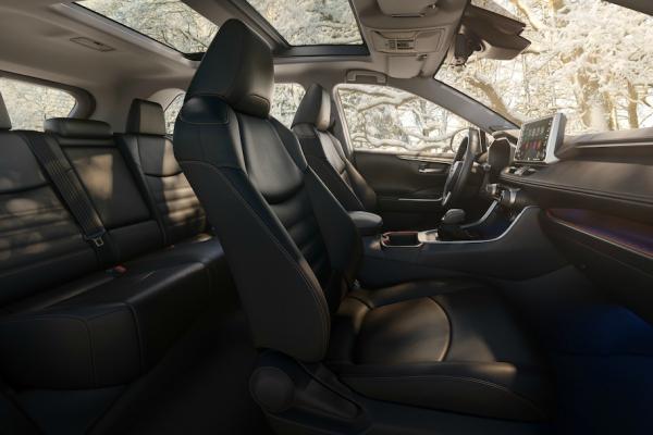 Новый Toyota RAV4: смена имиджа и шасси - 2