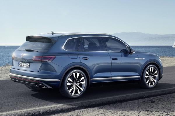 VW назвал российскую цену нового Touareg - 3