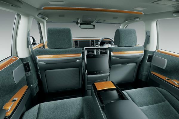 Самая дорогая Toyota пошла в продажу - 1