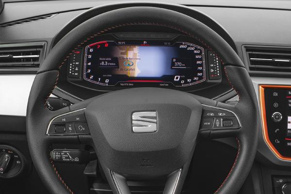 Seat перевел Arona и Ibiza на "цифру" - 2