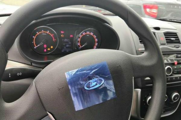 Шпионы заглянули внутрь Lada Granta - 1