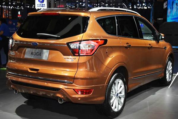 Ford Kuga "закосил" под премиум - 2