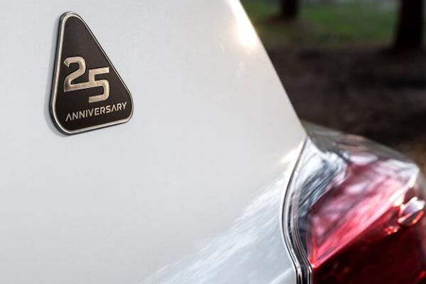 Toyota выкатила юбилейный RAV4 для России - 1