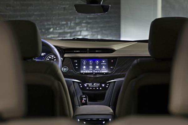 Cadillac рассекретил новый кроссовер - 1