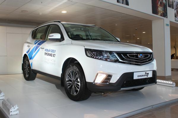 Geely Emgrand X7:     - 3