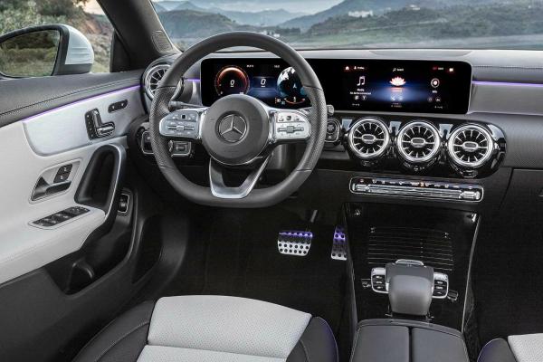 Mercedes сменил поколение "сарая" CLA - 2