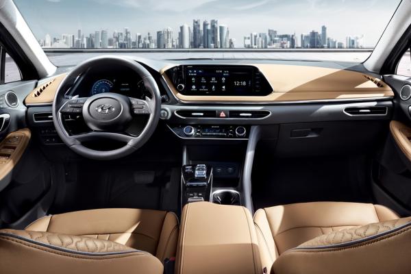 Hyundai Sonata меняет поколение - 1