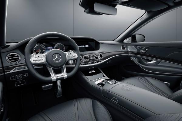 Mercedes AMG    V12 - 1
