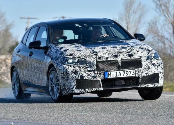 BMW 1-Series 2020. Фото BMW