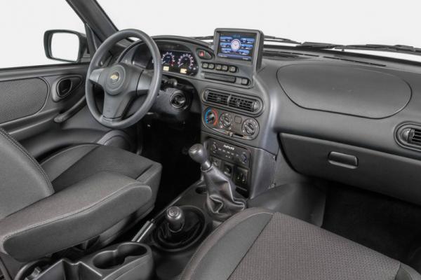 Chevrolet Niva получила заводскую мультимедиа - 2