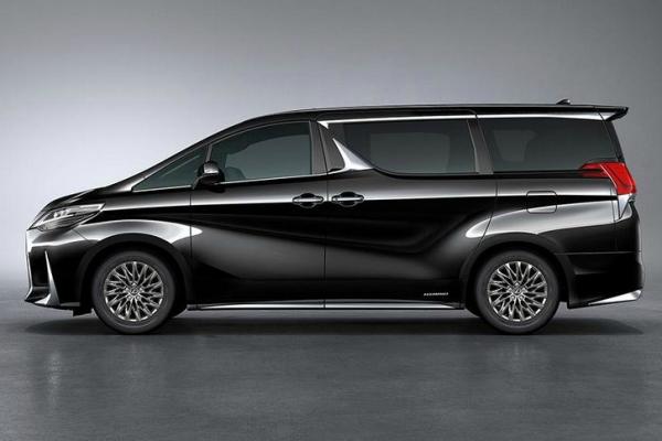 Lexus LM вышел на подиум - 2