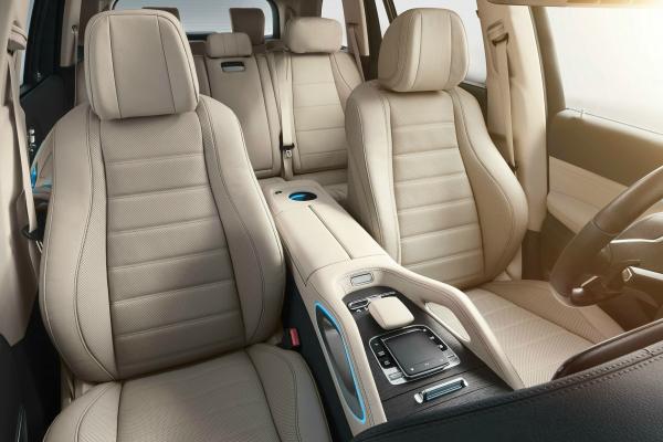 Новый Mercedes GLS приготовили к водным процедурам - 3