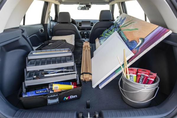 Hyundai показала свой самый маленький SUV - 4