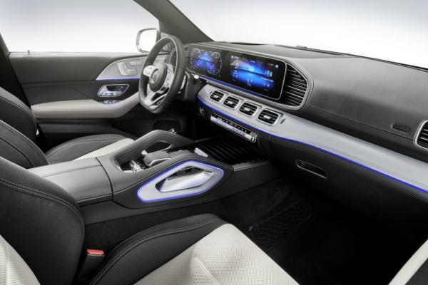 Mercedes выпустил "разогретый" GLE - 1