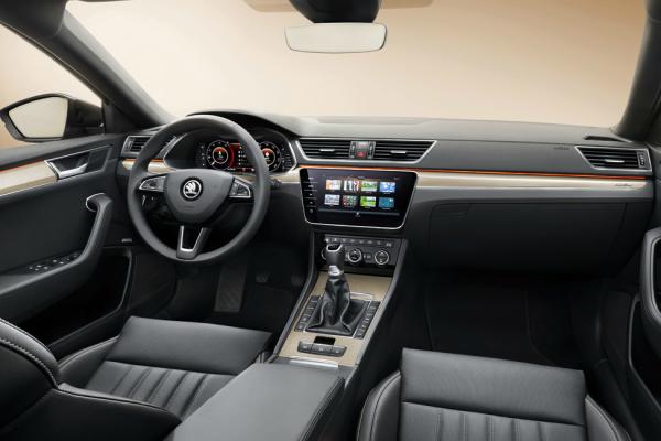 Skoda рассекретила обновленный Superb - 1