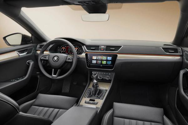 Рестайлинговая Skoda Superb выходит в продажу - 1